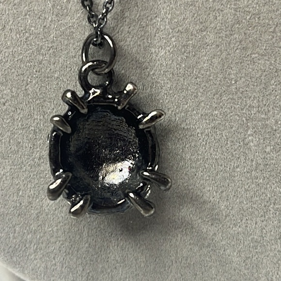 LADYBUG 🐞 BLACK CRYSTAL NECKLACE - Picture 3 of 7